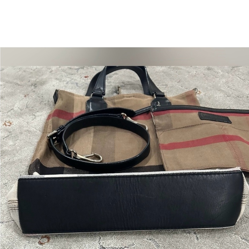 Burberry Ashby House Check Bag with Pochette - Picture 4 of 10